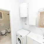 Luxury 2 Vlorë